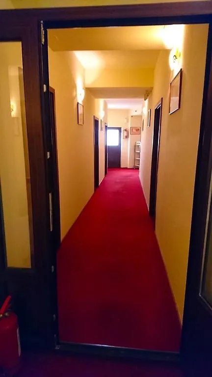 ***  Hotel Pui De Urs Bucharest רומניה